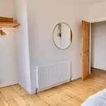 בית נופש Peaceful 3 Double Bed House By Park *