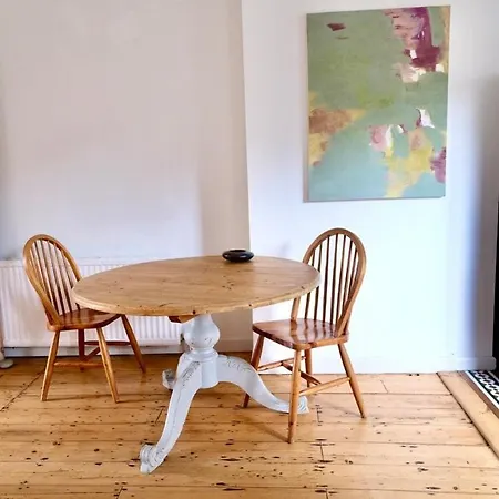 Peaceful 3 Double Bed House By Park *