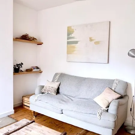 Peaceful 3 Double Bed House By Park Holiday home Bristol