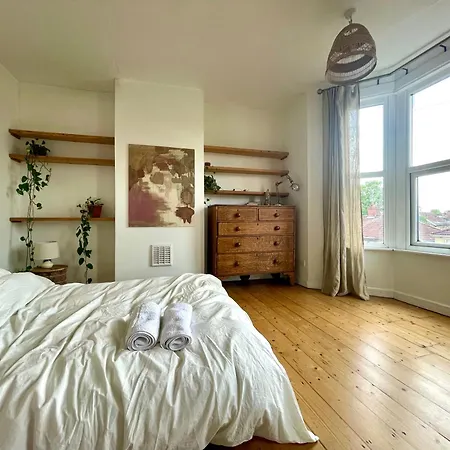 Peaceful 3 Double Bed House By Park *