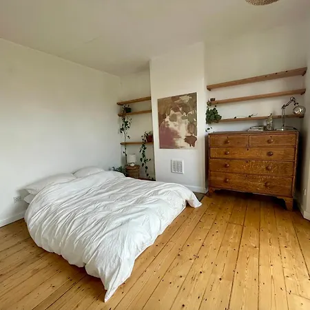 Peaceful 3 Double Bed House By Park ブリストル