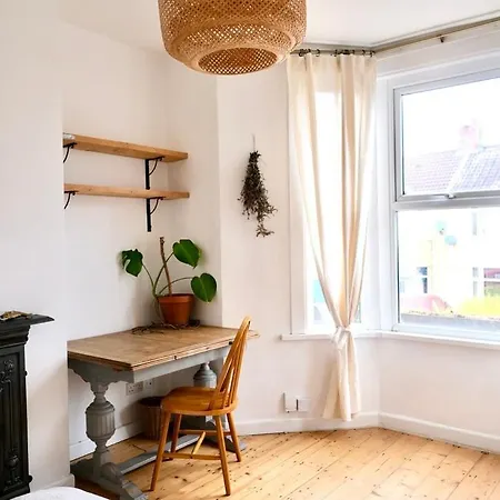 Peaceful 3 Double Bed House By Park *