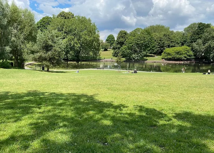 Peaceful 3 Double Bed House By Park Bristol