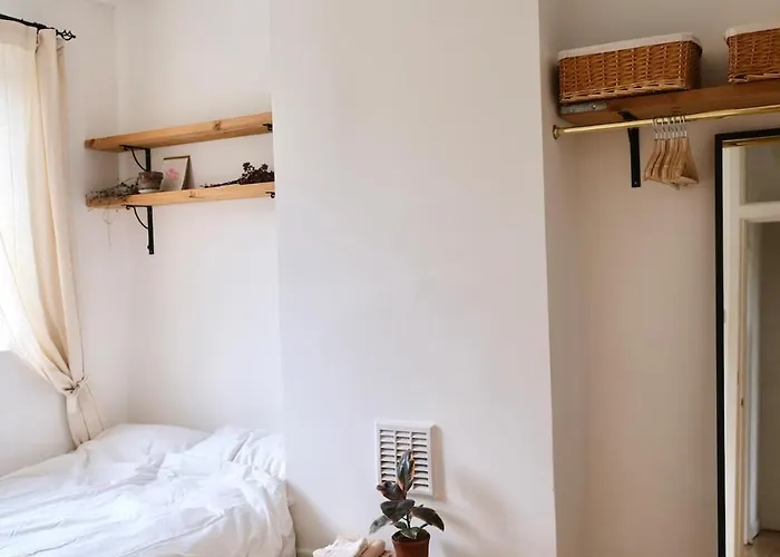 Peaceful 3 Double Bed House By Park *