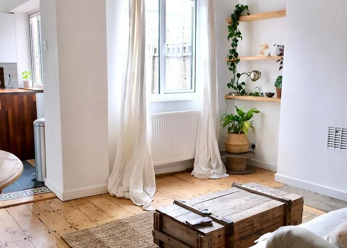 Peaceful 3 Double Bed House By Park Hébergement de vacances *